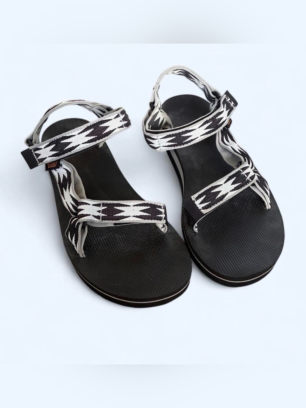 TEVA Outdoor hiking sandals adventure travel black white geometric print size 10